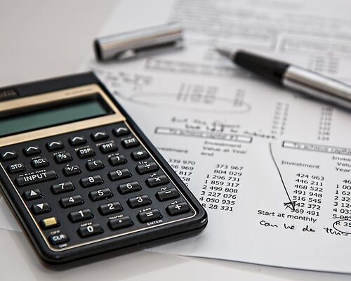 accounting-black-budget-calculating